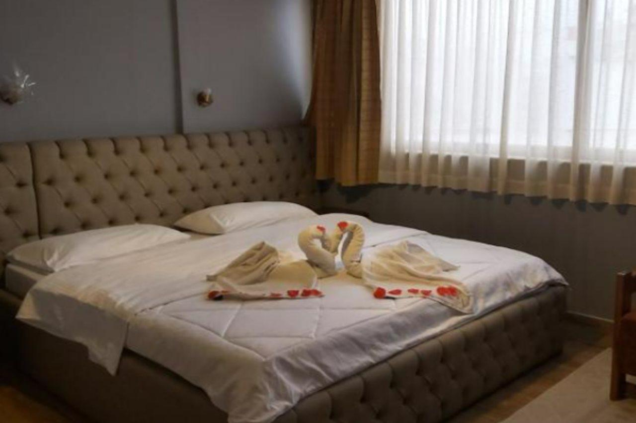 Hotel Kocibelli Pool & Spa Korce Bagian luar foto