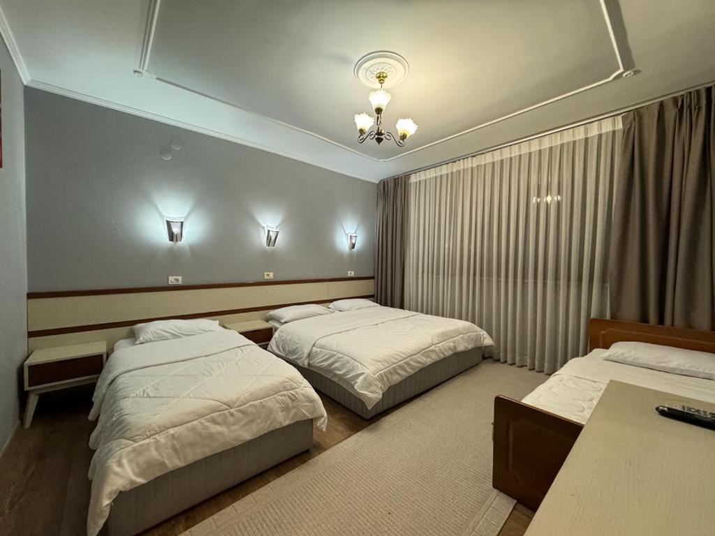 Hotel Kocibelli Pool & Spa Korce Bagian luar foto