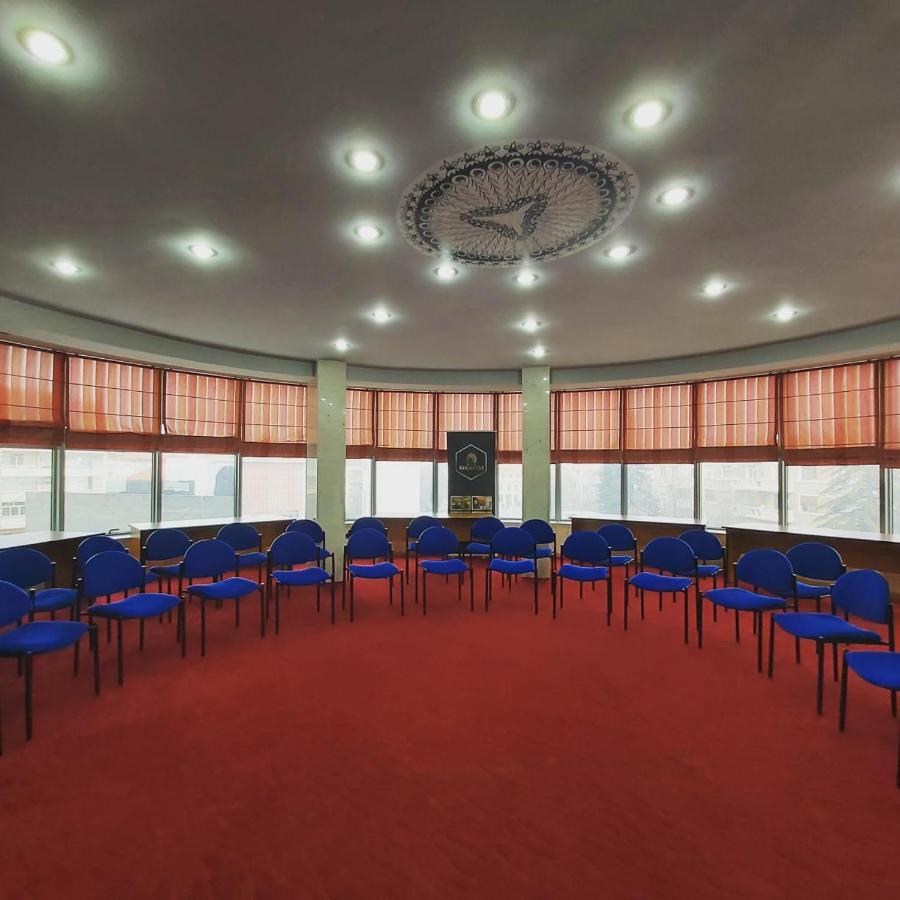 Hotel Kocibelli Pool & Spa Korce Bagian luar foto